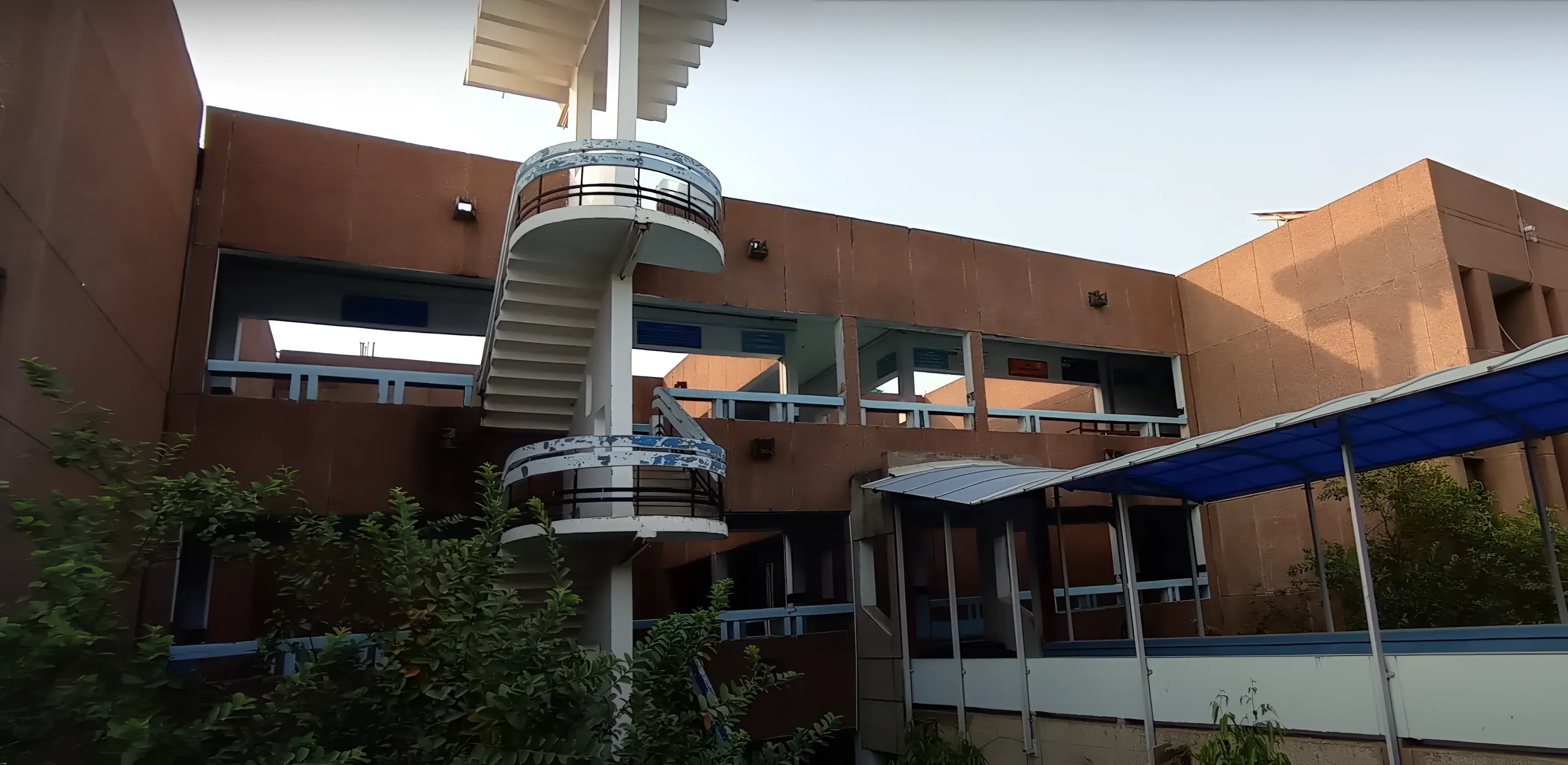 IET Lucknow  Lib photo 5